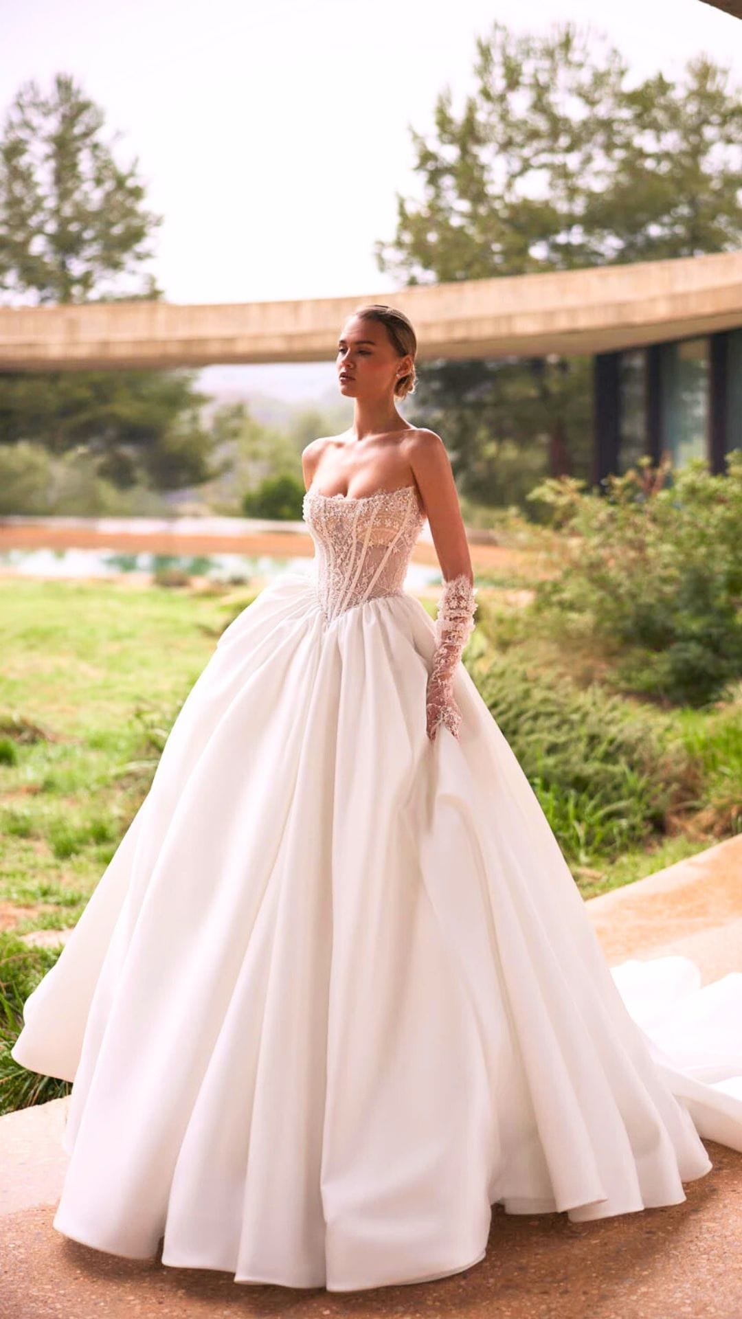 Vestido de noiva Coleção Iconic Bride — La Modelista, atelier de noivas no Rio de Janeiro